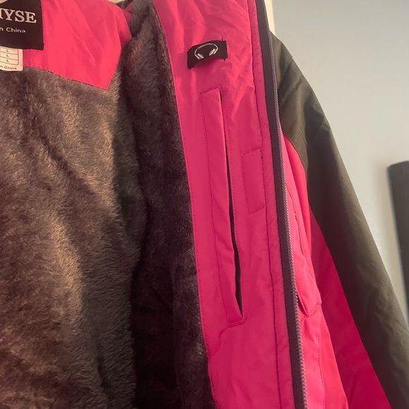 NWT!!!  Women’s Gemyse pink and gray waterproof ski jacket - large - Picture 12 of 13